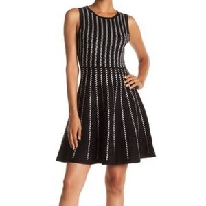Matty M NWT Sleeveless Printed Knit Dress